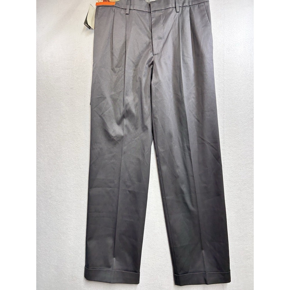 Dockers Iron Free Pleated Khaki Pants Classic Fit Gray 32/32 NWT‎